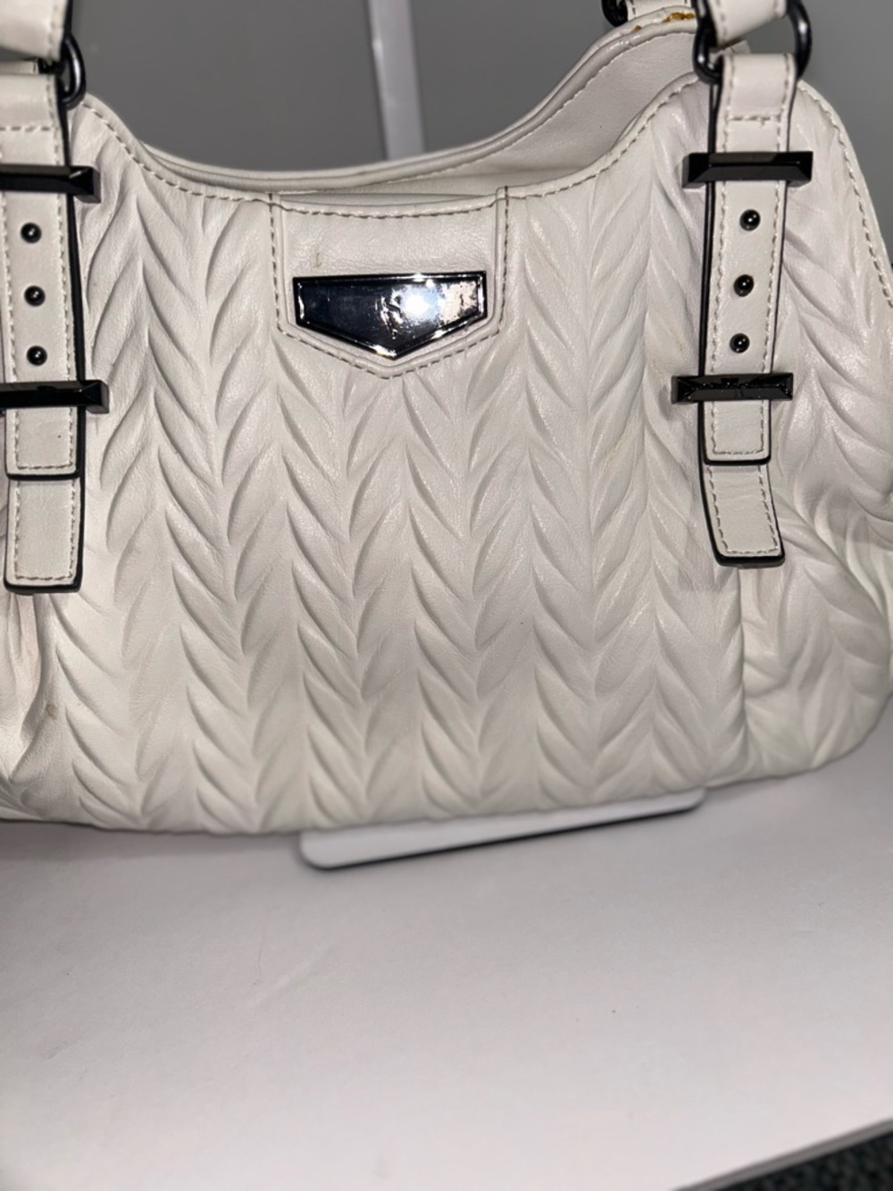 Simply Vera Vera Wang Ivory Quilted Shoulder Bag with Silver Hardware - Picture 3 of 8